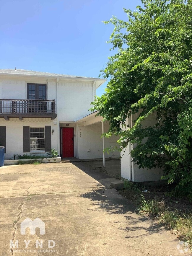 Building Photo - 15858 El Estado Dr