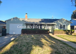 Building Photo - 239 Terra Dr