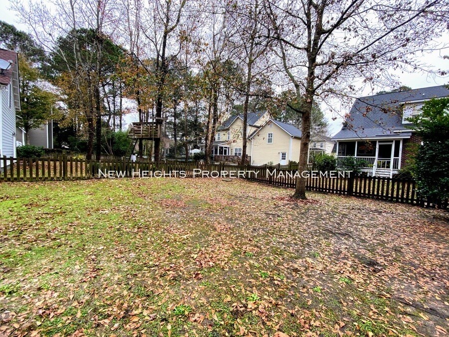 Primary Photo - Lovely home in Hamlet Square