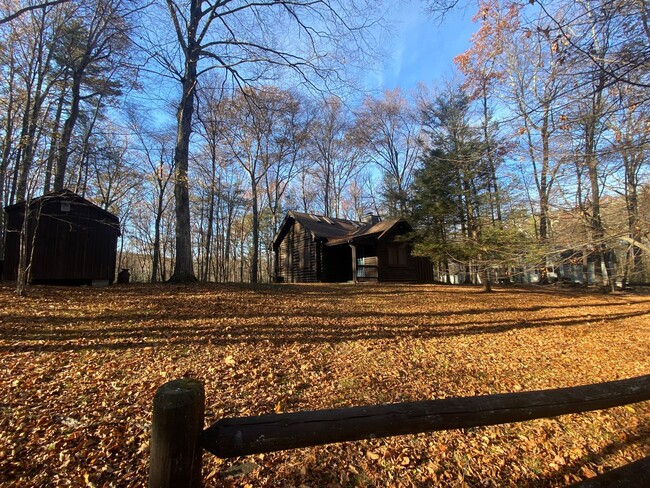 Building Photo - Log Cabin