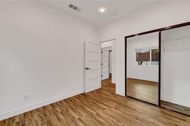 Foto del edificio - 22136 Gilmore St