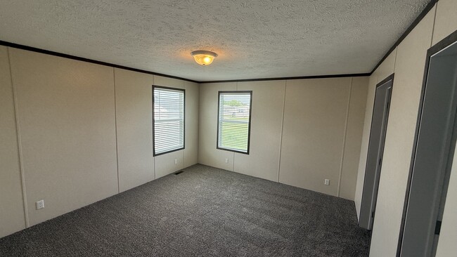Building Photo - 37846 Sandstone Trl