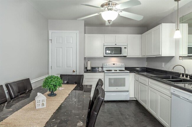 Foto del edificio - 10 Eagle Rock Cove