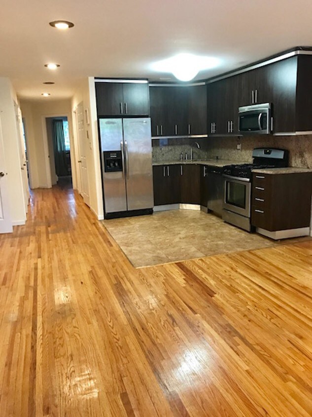 Primary Photo - 1222 Avenue Y