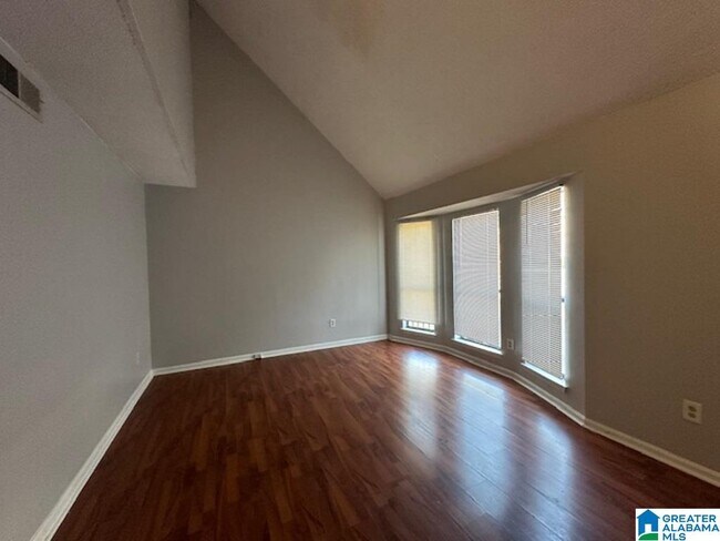Foto del edificio - 6908 Kimberly Ave