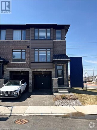 Building Photo - 120 Court Dr