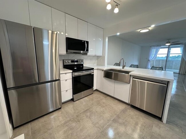 Building Photo - 406 NW 68th Ave