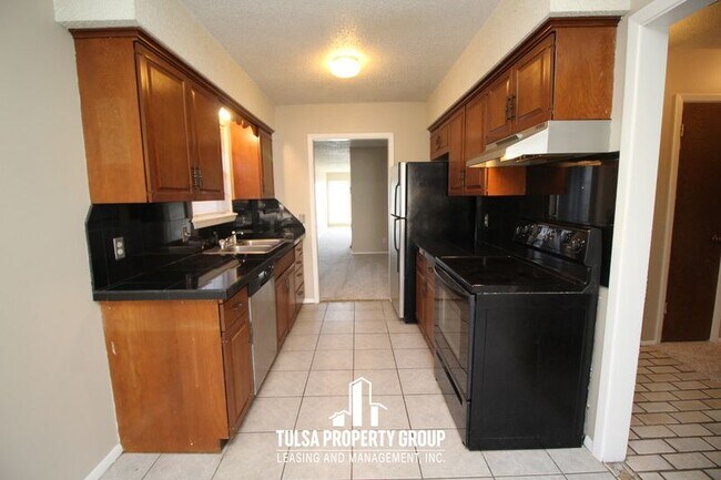 Foto del edificio - 5602 S Harvard Ct Unit B Tulsa OK 74135