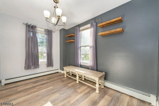 Building Photo - 12 Highland Ave