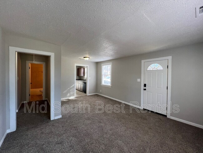 Foto del edificio - 2046 Driftwood Ave