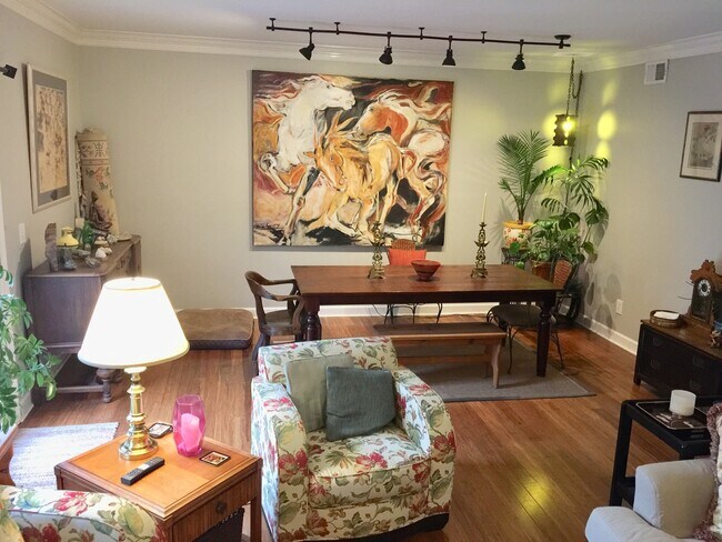 Foto del edificio - Green Hills living at its best.  2 BR 2.5 ...