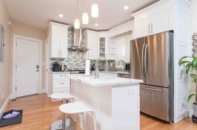 Building Photo - 40 Eddy St