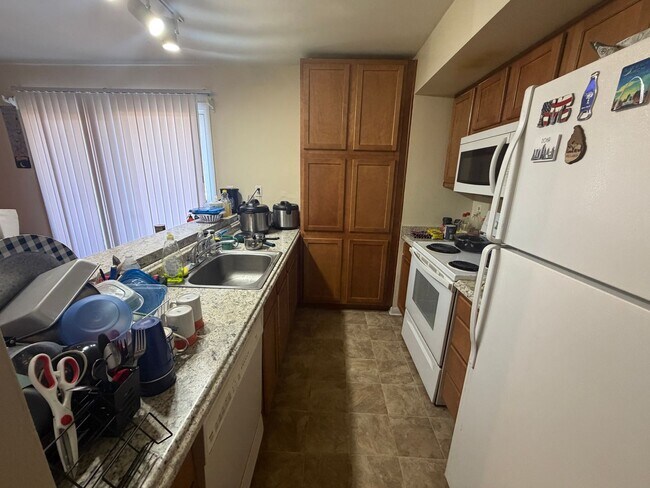 Foto del edificio - Claytor Square Condo | Ideal Student Living Near VT