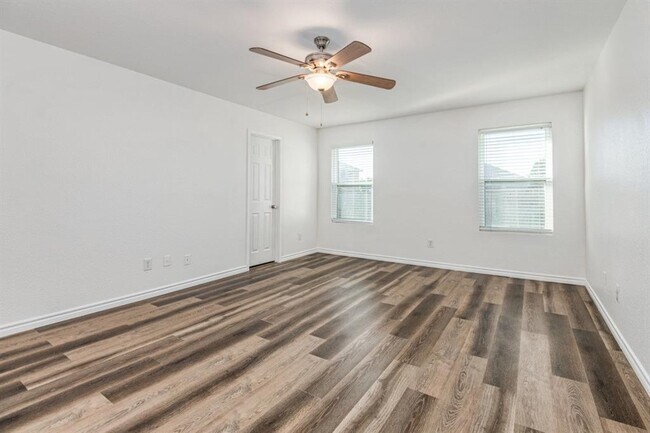 Foto del edificio - 12713 Kingsgate Dr