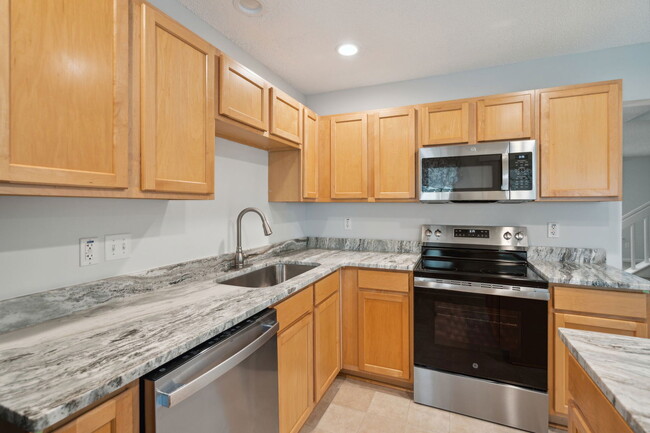 Building Photo - 511 Tayrn Dr