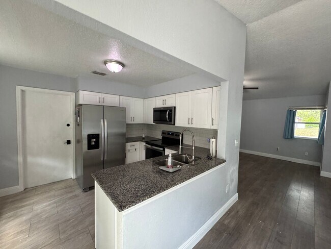 Foto del edificio - 2BD/2BA Modern Elegance Meets Everyday Com...