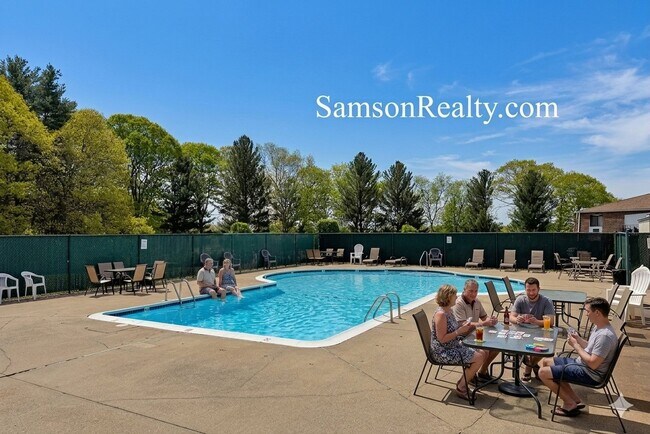 Foto del edificio - 756 Quaker Ln