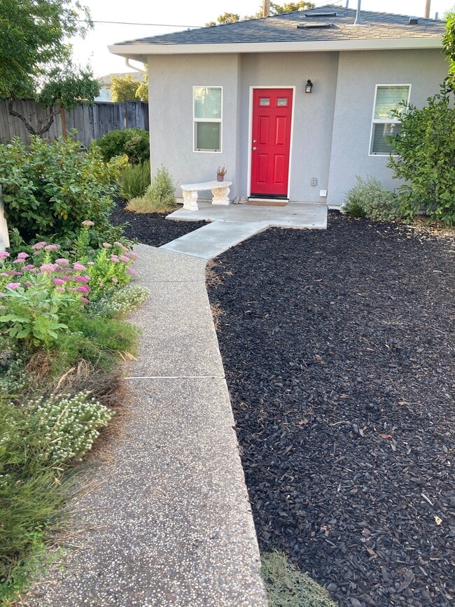 Building Photo - 5573 Wedgewood Ct