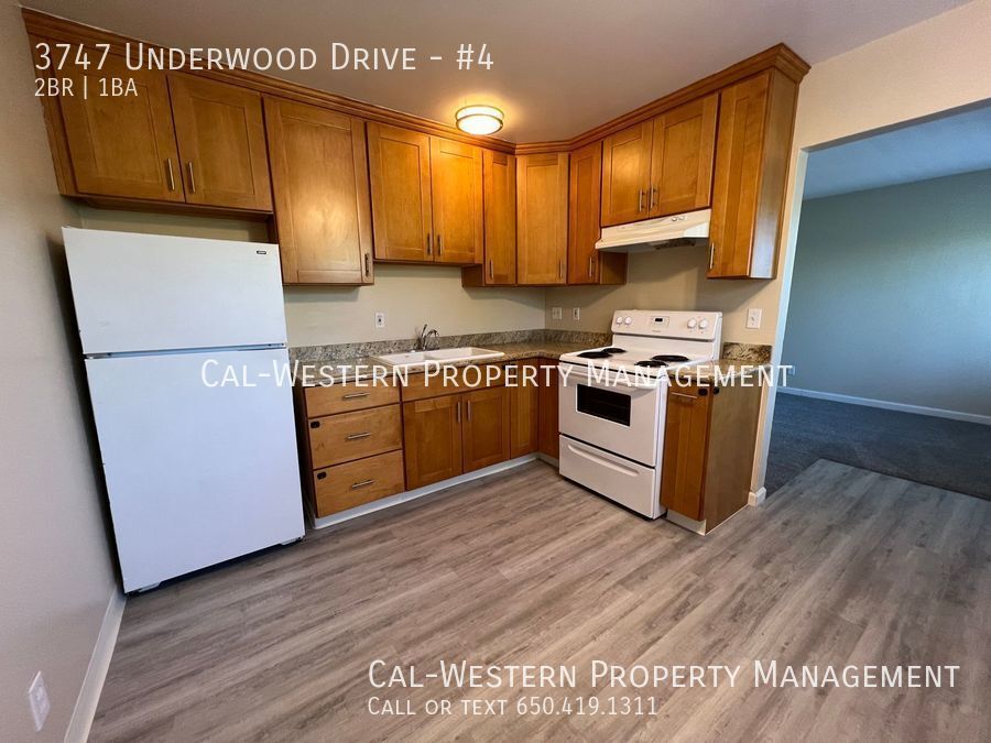 Foto principal - Remodeled Kitchen- Bright Upstairs 2/1 at ...