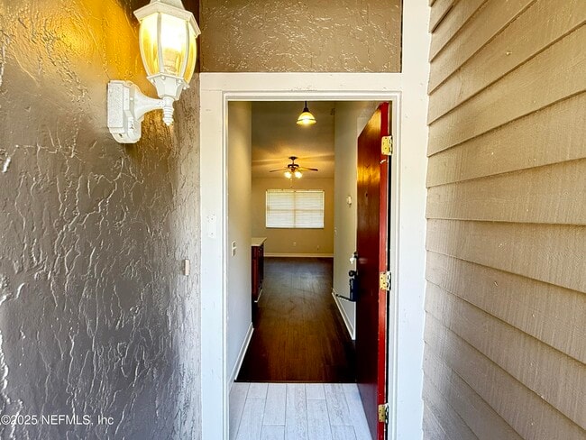Foto del edificio - 8348 Westover Ct