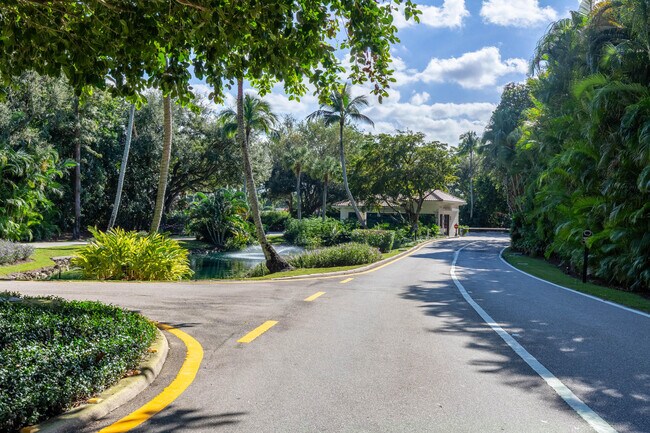 Foto del edificio - 11311 Pond View Dr