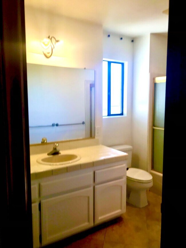 Foto del edificio - 2-bed 2.5 bath townhome near Tamarack Beach