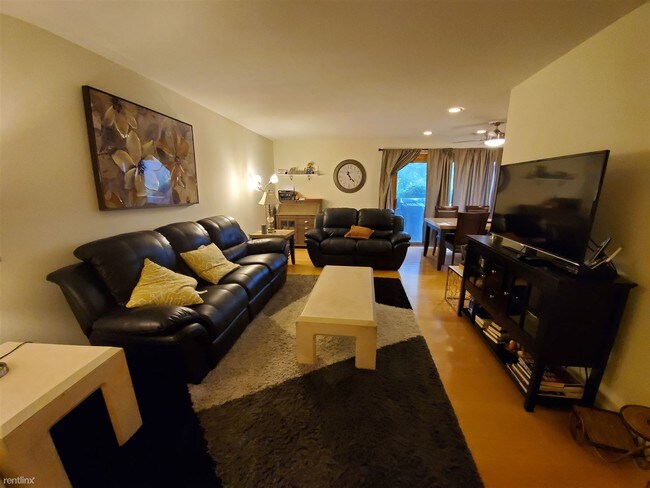 Building Photo - 1 br, 1 bath Condo - 180 Glenbrook Rd