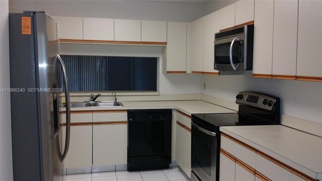 Building Photo - 4725 Lucerne Lakes Blvd E