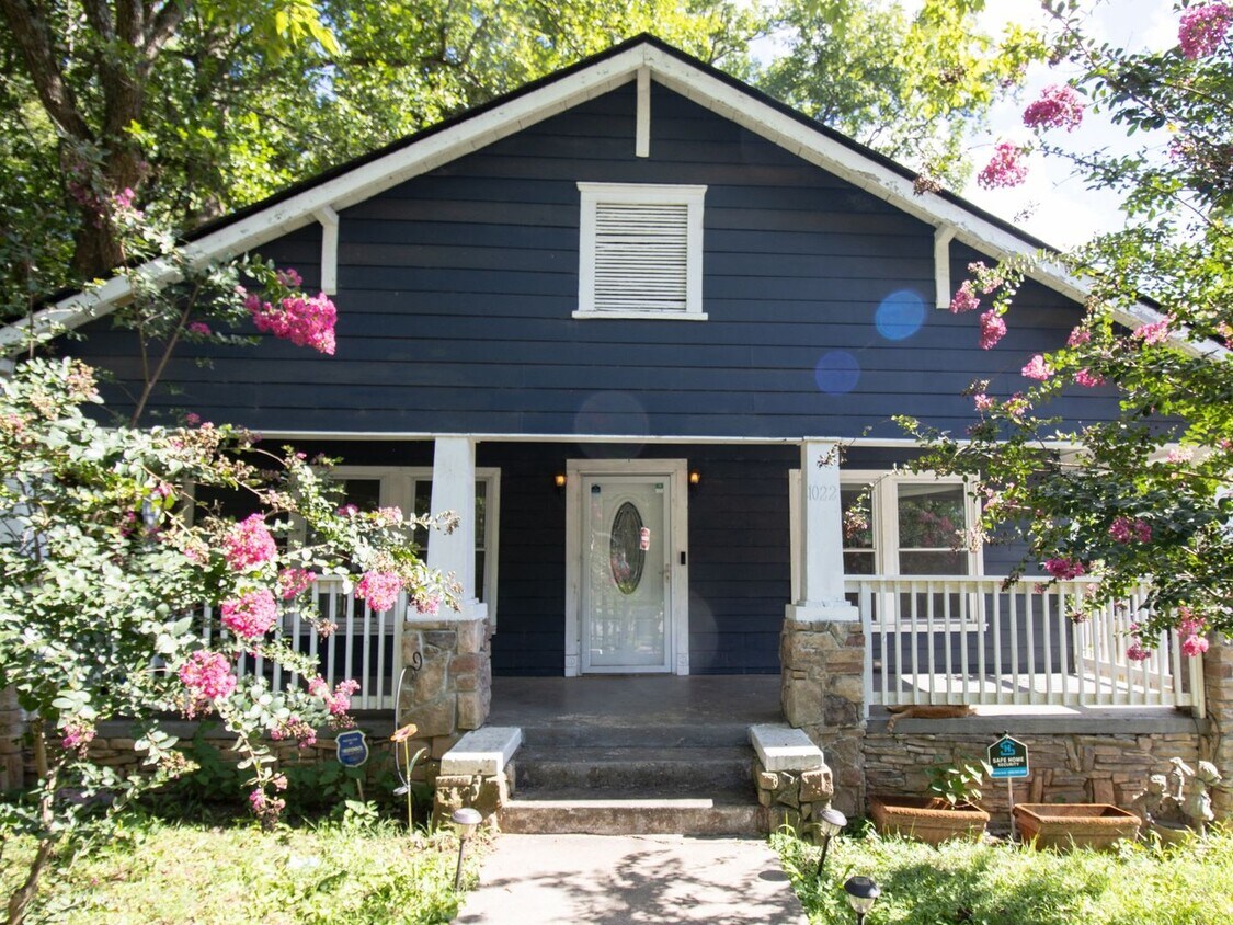 Foto principal - 3 Bedroom Single Family Home in Atlanta
