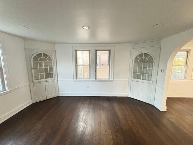 Foto del edificio - 409 E Washington Ave