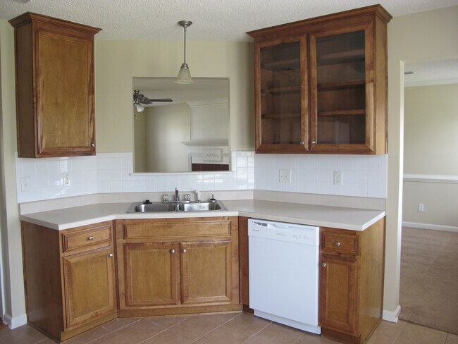 Foto del edificio - 6005 Buchanan Circle