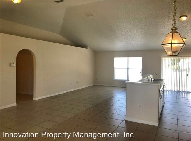 Building Photo - 3 br, 2 bath House - 256 Churchill Court