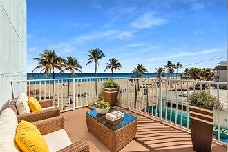 Building Photo - 300 Oregon St