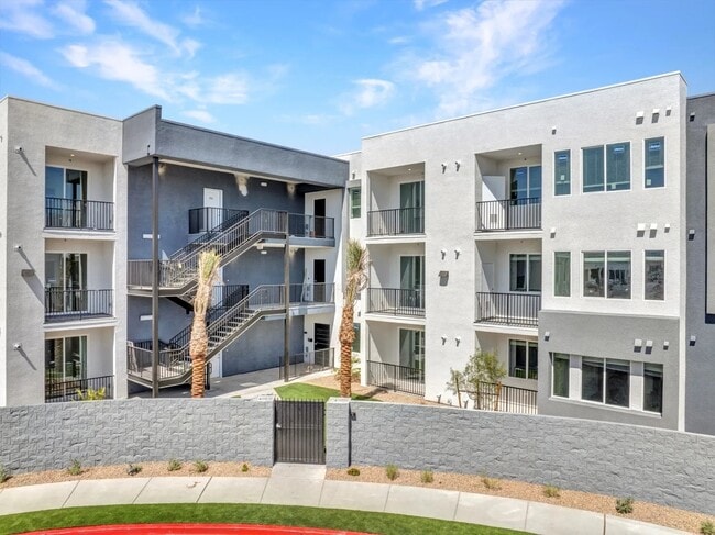 Building Photo - Jones Apartments