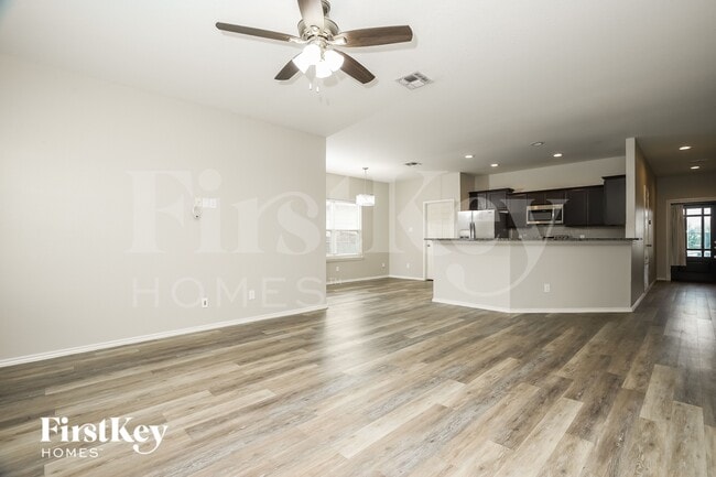 Foto del edificio - 168 Fabarm Ln