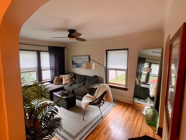 Foto del edificio - 476 Cleveland Ave S