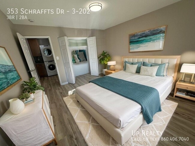 Foto del edificio - 353 Schraffts Dr