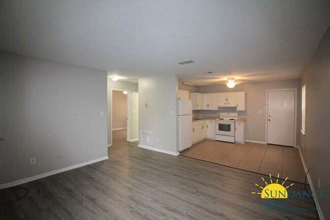 Building Photo - Great 2 Bedroom Unit in Fort Walton Beach