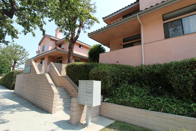 Building Photo - Quaint Gated Community near Pacific View Mall