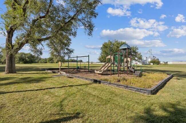 Building Photo - 1214 Roseport Rd