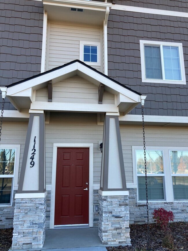 Foto del edificio - 11249 Gabrielle~Centrally Located Townhome...