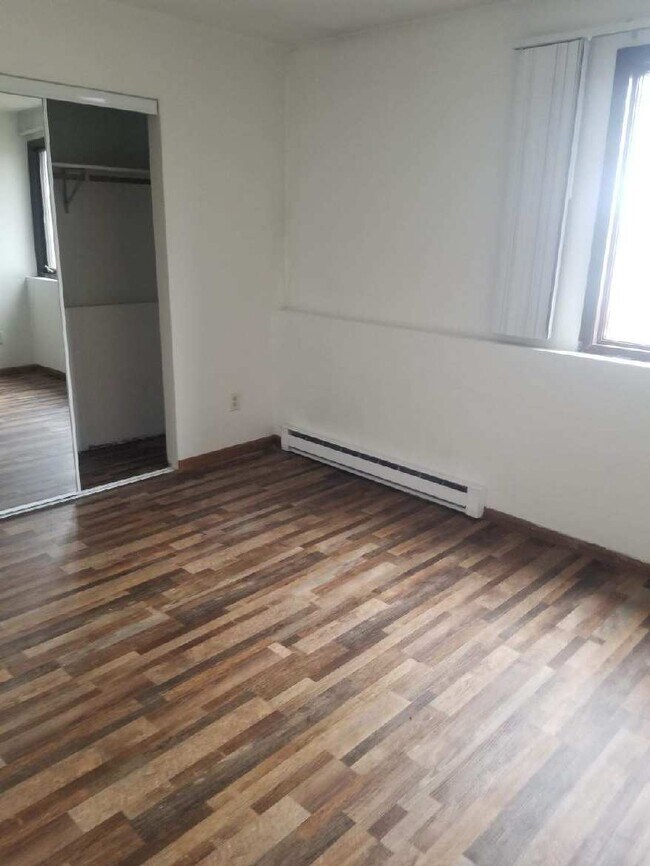 Foto del edificio - 1097 Oakview Dr
