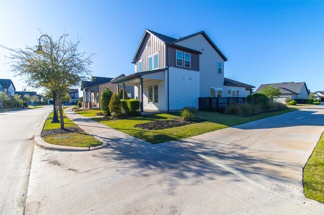 Building Photo - 18610 Parkland Square Pl