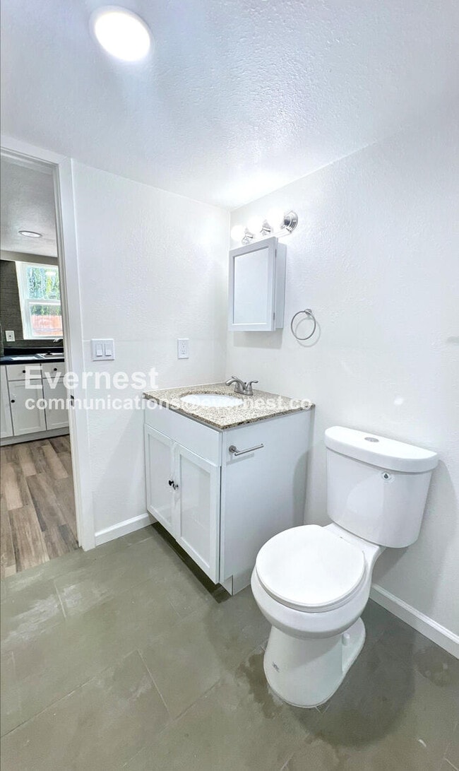 Building Photo - 3226 Smart Ave