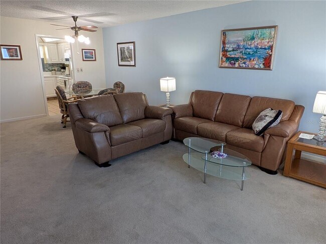 Foto del edificio - 4575 Cove Cir