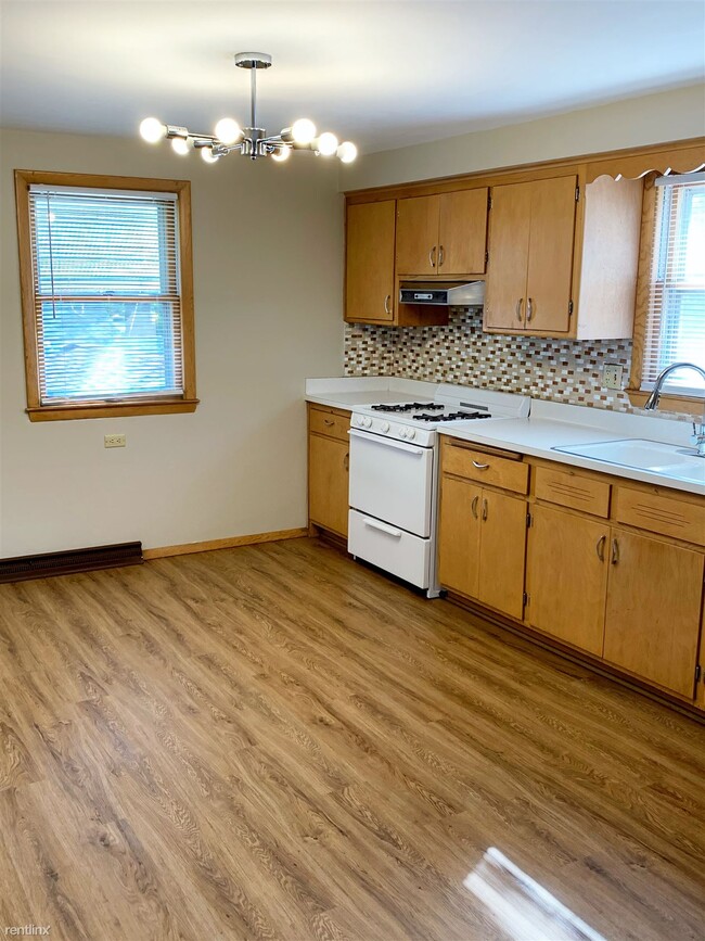 Building Photo - 2 br, 1 bath Duplex - 3448 South 44th Stre...