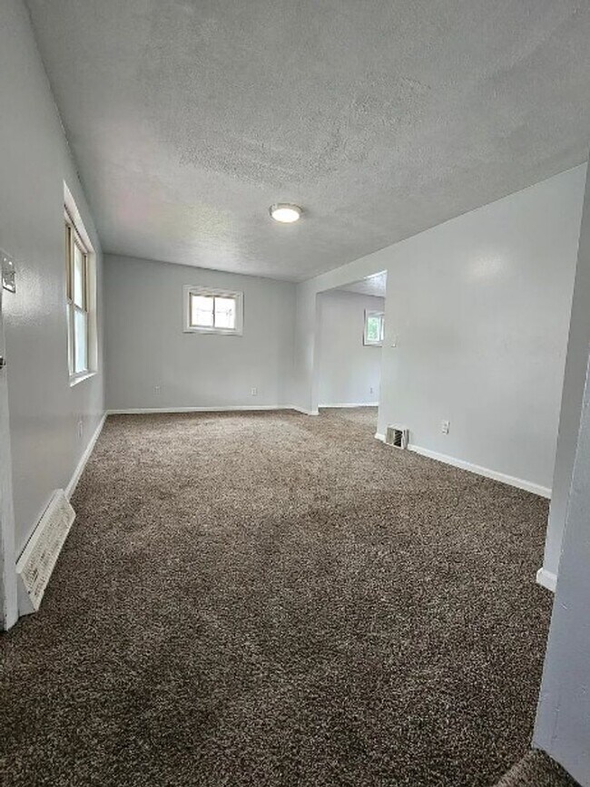 Foto del edificio - 10422 Dove Ave