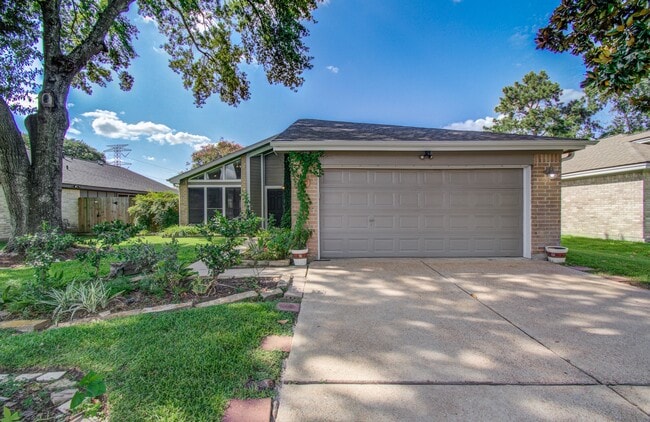 Foto del edificio - 10546 Rippling Fields Dr