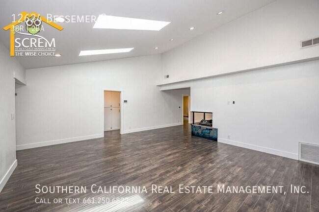 Building Photo - 12624 Bessemer St