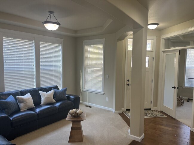 Foto del edificio - 4120 Abigail Ct NE